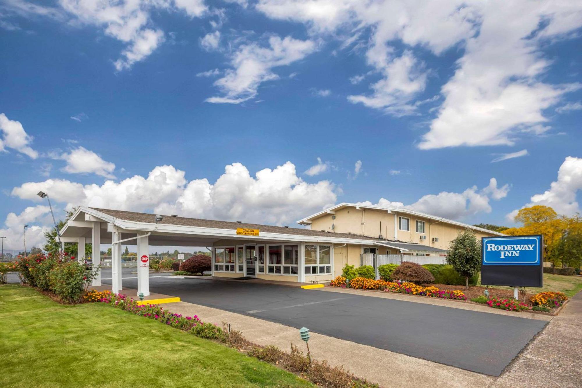 Rodeway Inn Albany Exterior photo